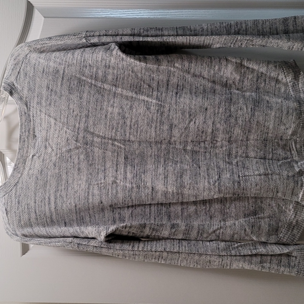 V Neck Sweater - Picture 6 of 7